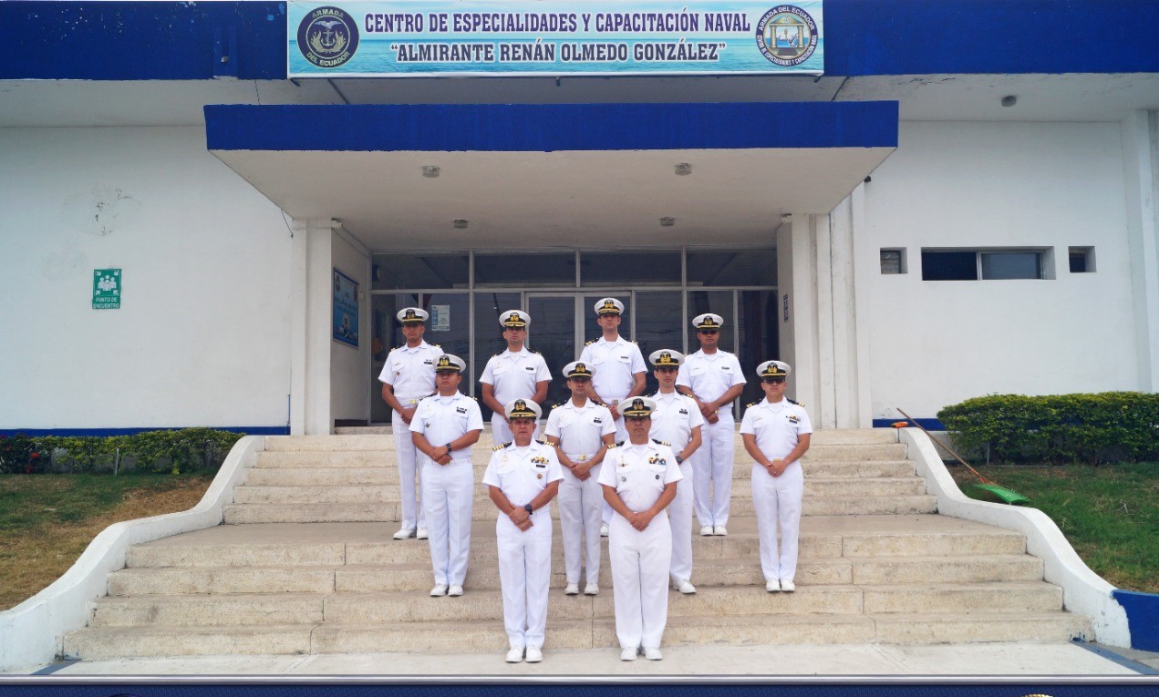 Primer curso de jefe de guardia en CESCAN con el senor Director 